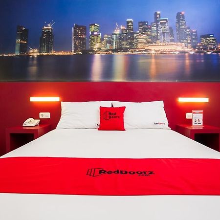 Reddoorz Near Hawaii Water Park Hotell Malang Exteriör bild