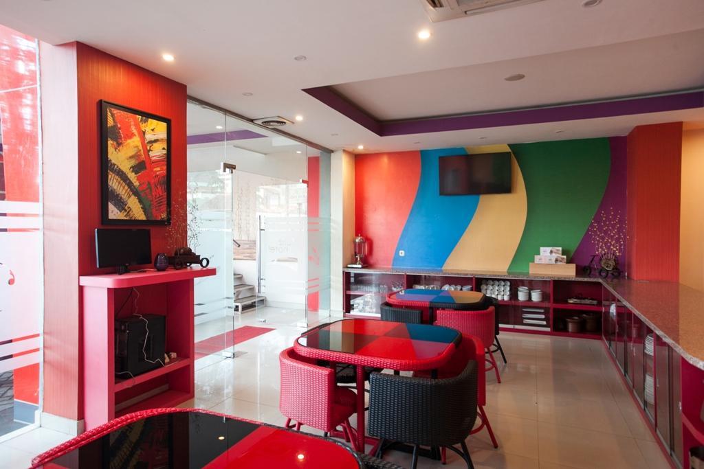 Reddoorz Near Hawaii Water Park Hotell Malang Exteriör bild
