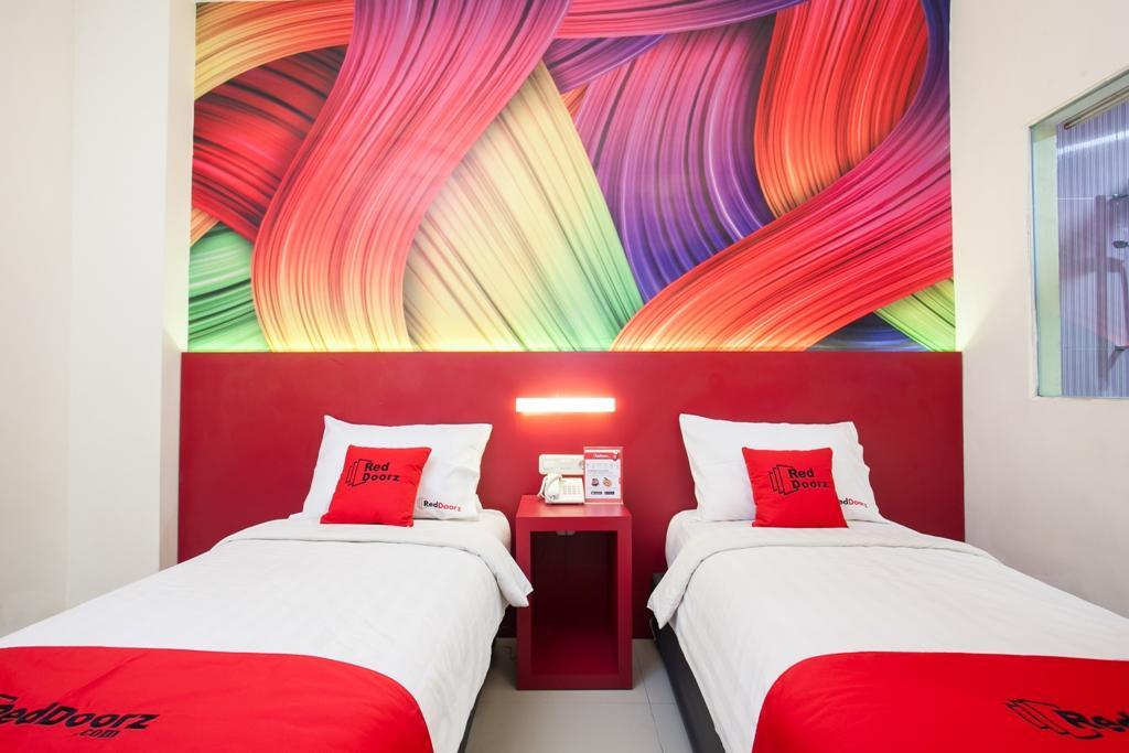 Reddoorz Near Hawaii Water Park Hotell Malang Exteriör bild